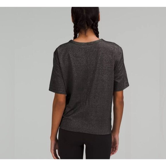 Lululemon Top Womens SZ 6 Black Gold Spark Crescent Tee Short Sleeve Gym Workout - Picture 13 of 13